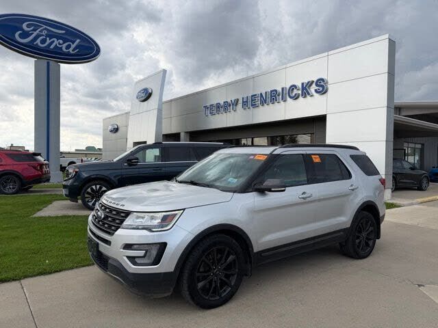 2017 FORD Explorer
