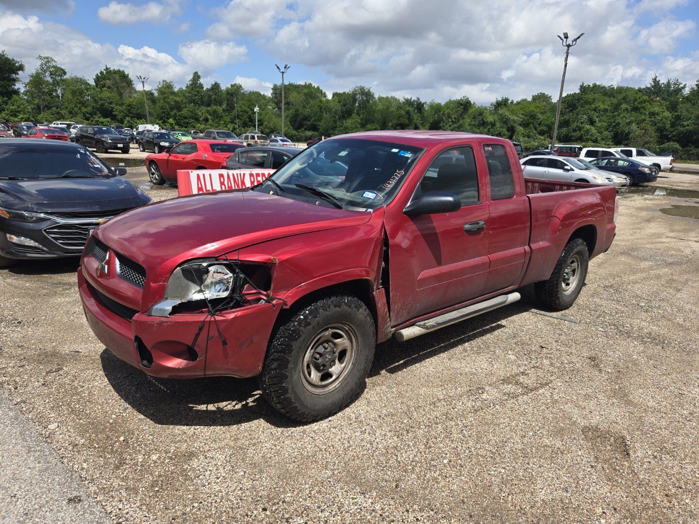Mitsubishi Raider