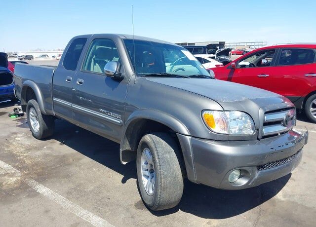 2004 TOYOTA Tundra