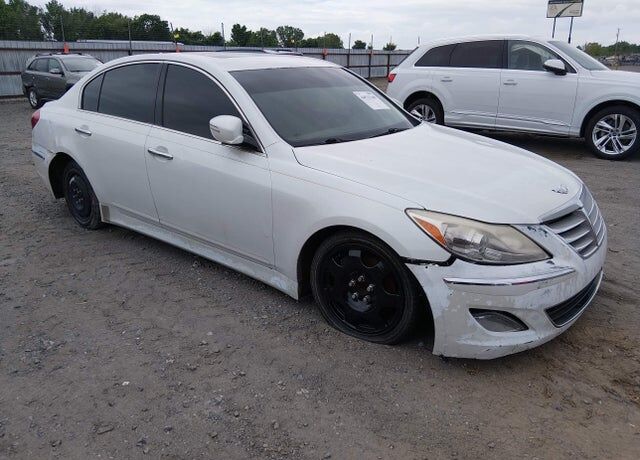 2013 HYUNDAI Genesis