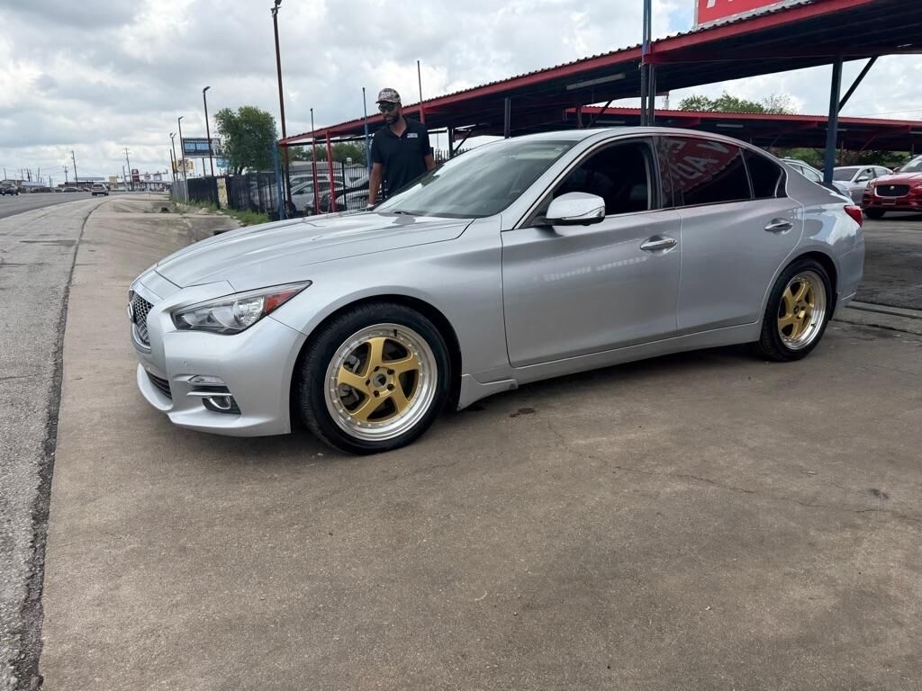 2015 INFINITI Q50