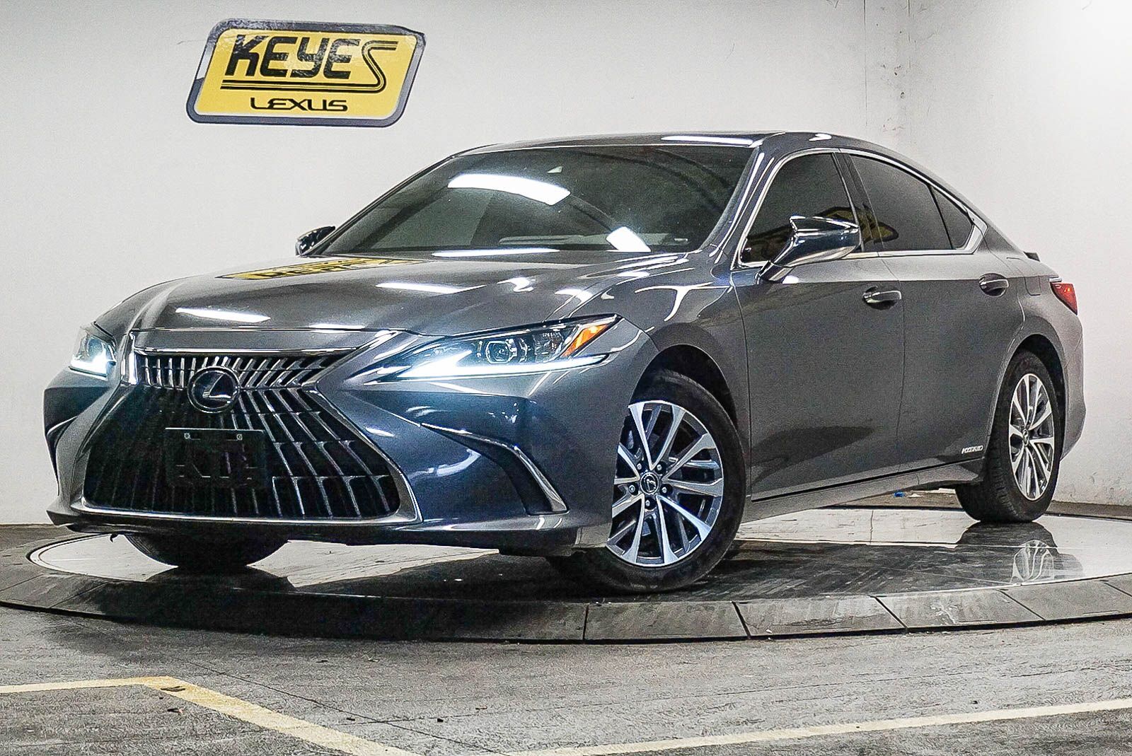2022 LEXUS ES