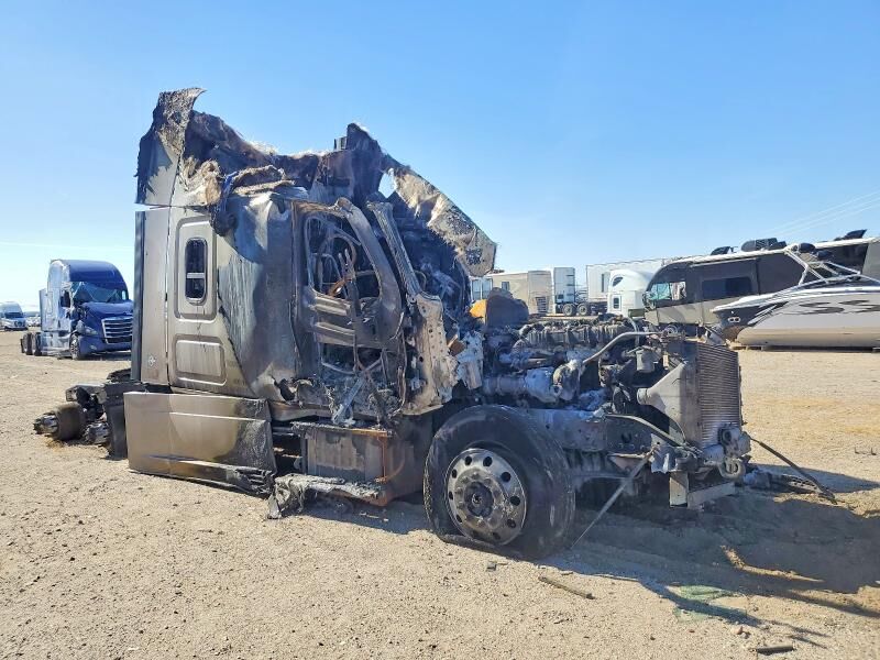 2016 FREIGHTLINER Cascadia