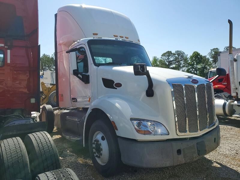2017 PETERBILT 579