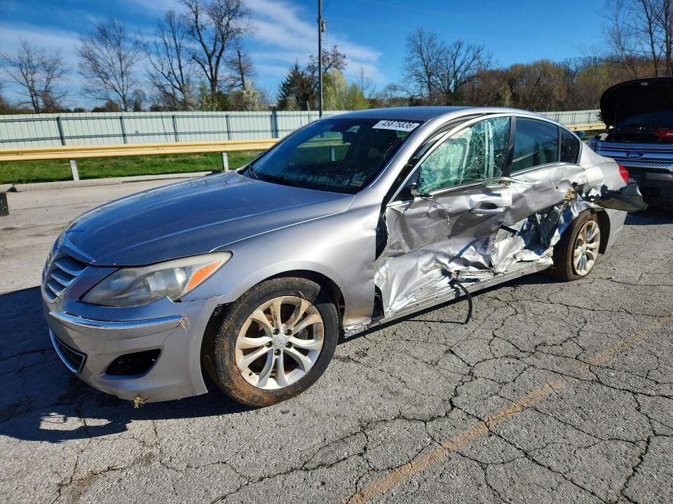 2013 HYUNDAI Genesis