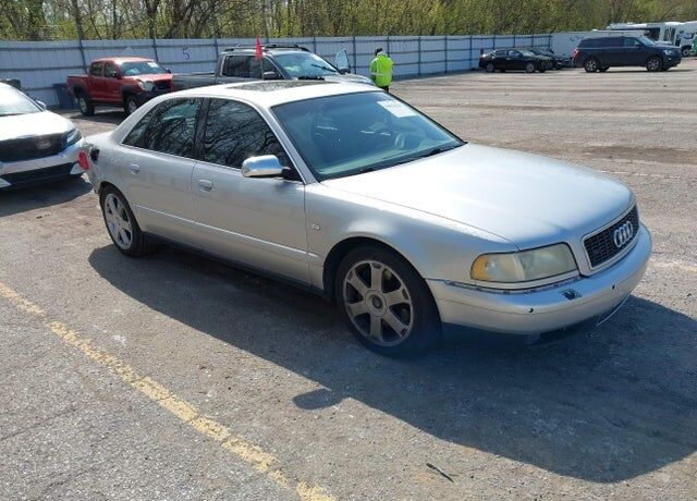 Audi S8