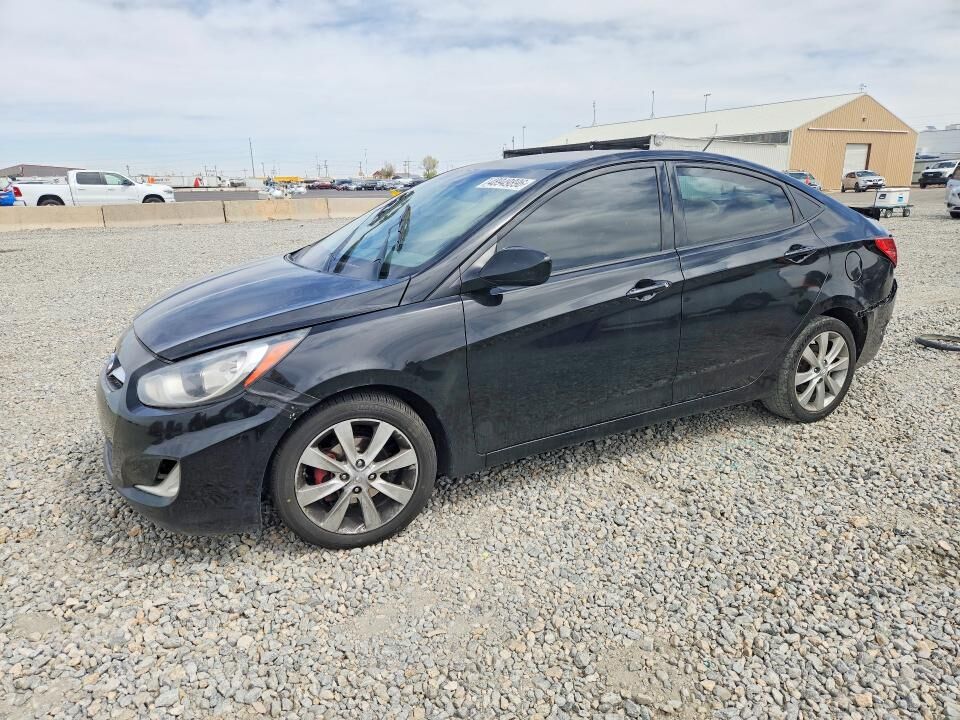 2013 HYUNDAI Accent