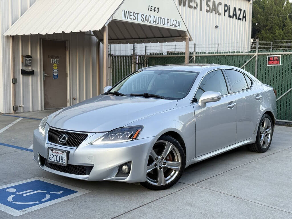 2011 LEXUS IS