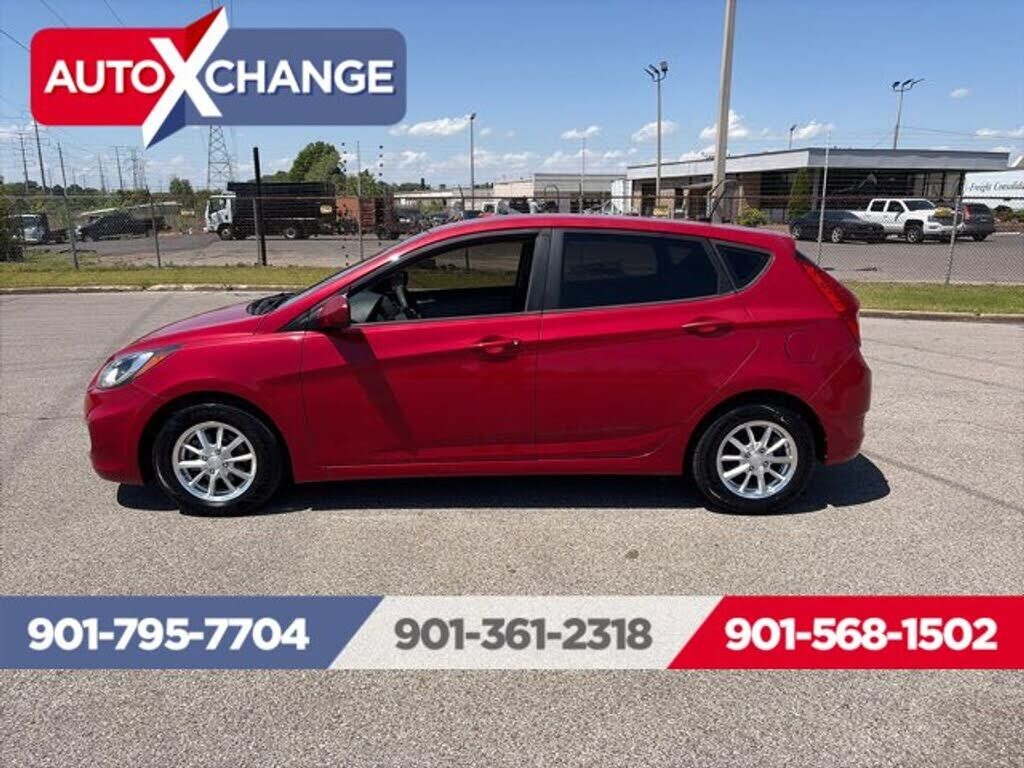 2013 HYUNDAI Accent