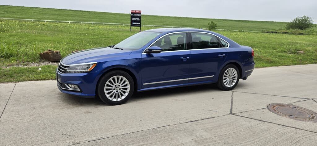 2016 VOLKSWAGEN Passat