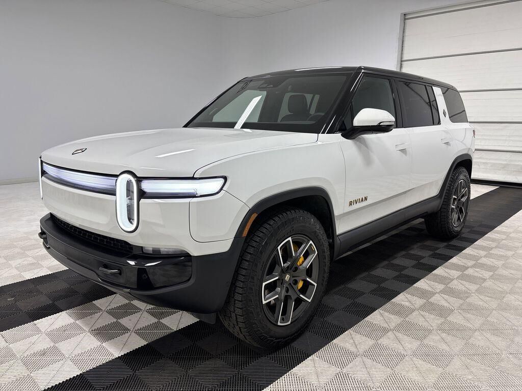2025 RIVIAN R1S