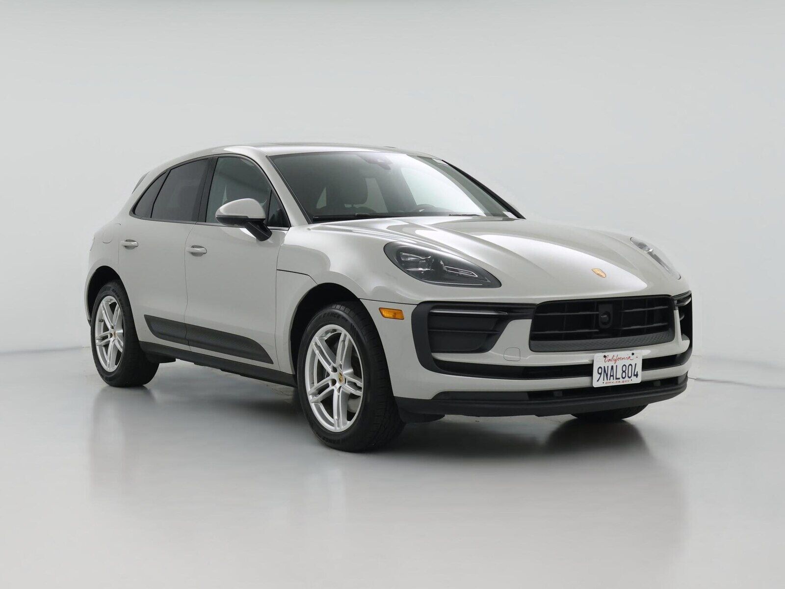 2023 PORSCHE Macan