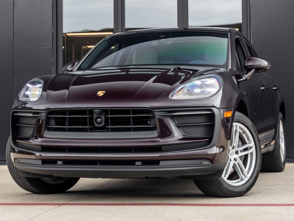 2024 PORSCHE Macan