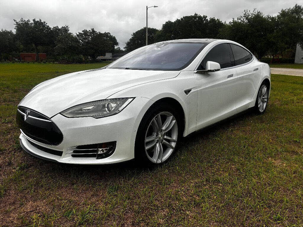 2016 TESLA Model S