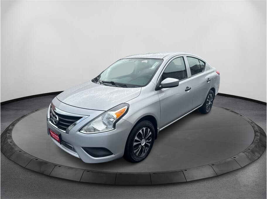 2017 NISSAN Versa