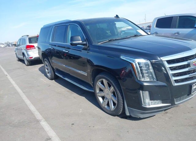2017 CADILLAC Escalade ESV