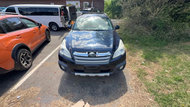 2014 SUBARU Outback