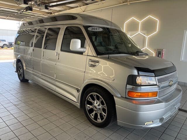 2017 CHEVROLET Express
