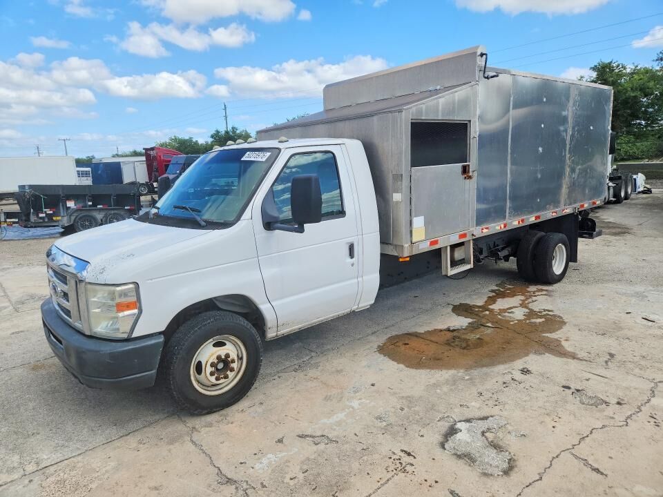2011 FORD E-450