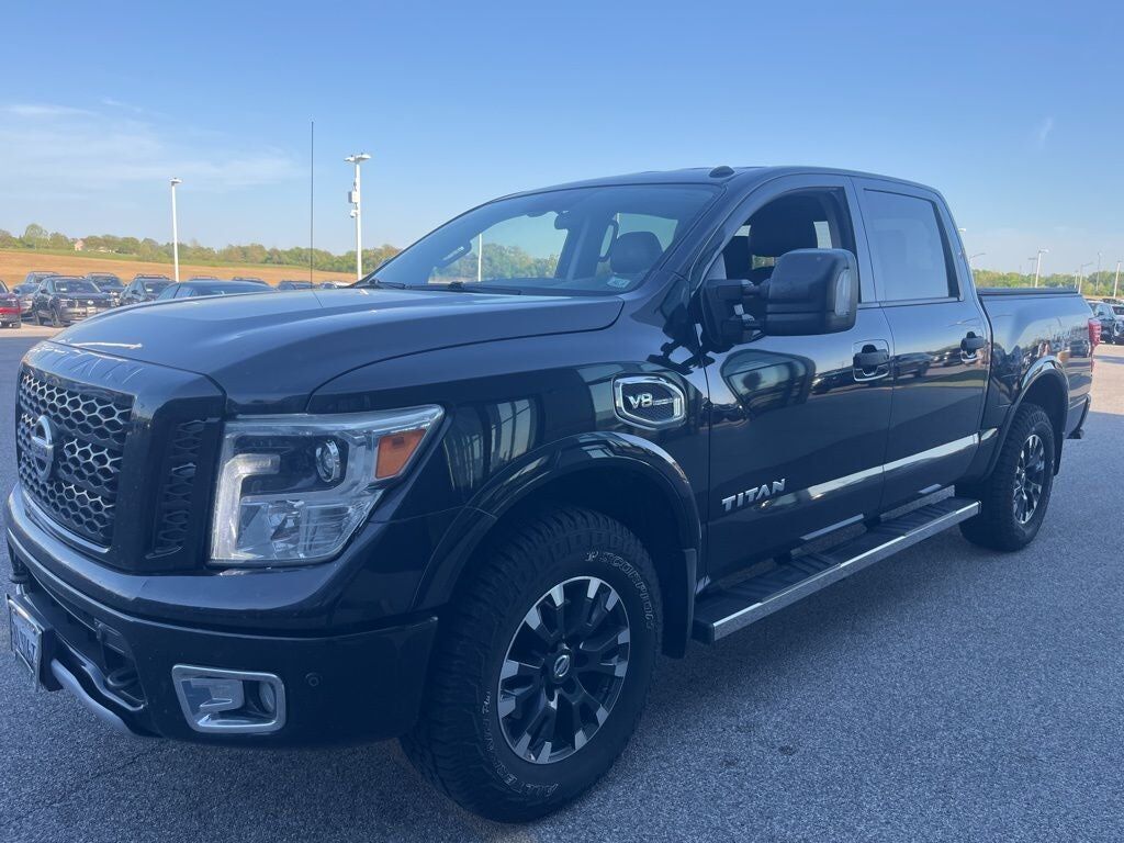 2017 NISSAN Titan