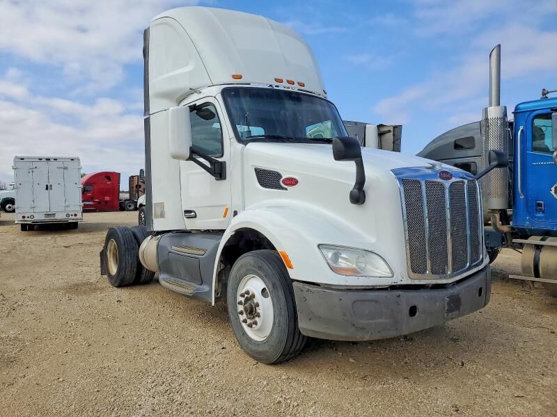 2016 PETERBILT 579