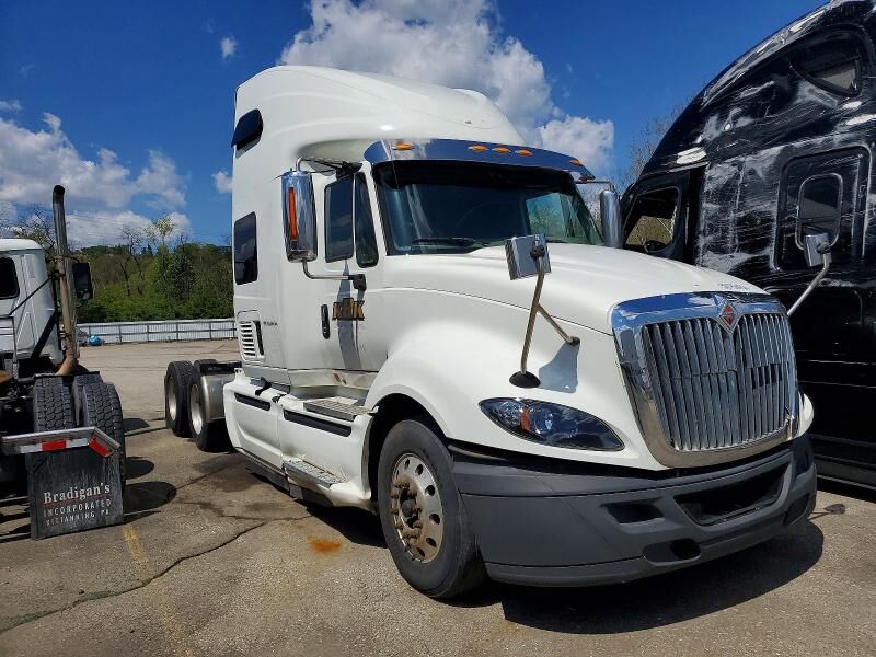 2015 INTERNATIONAL LF687