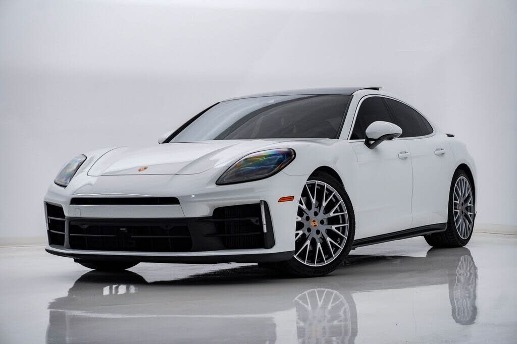 2025 PORSCHE Panamera
