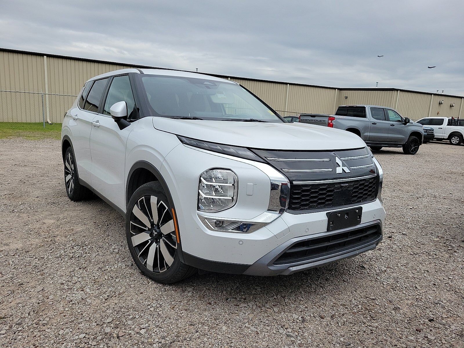 2025 MITSUBISHI Outlander