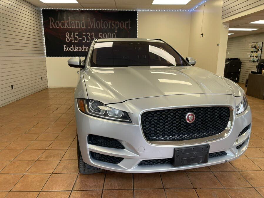 2017 JAGUAR F-Pace