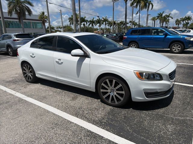 2016 VOLVO S60
