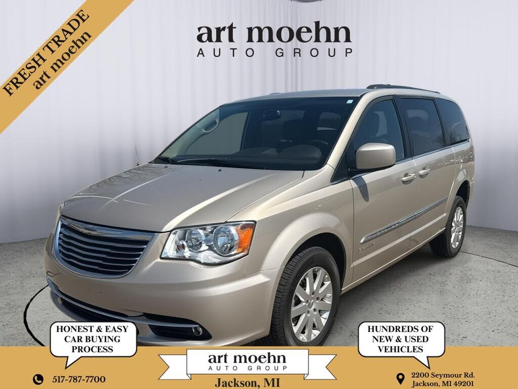 2016 CHRYSLER Town and Country
