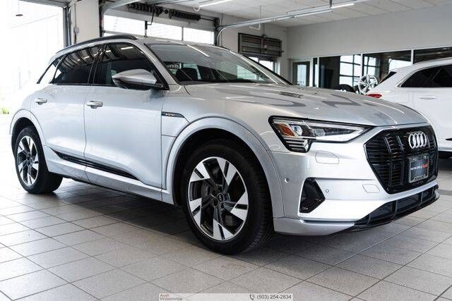 2021 AUDI e-tron
