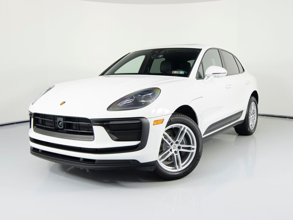 2026 PORSCHE Macan