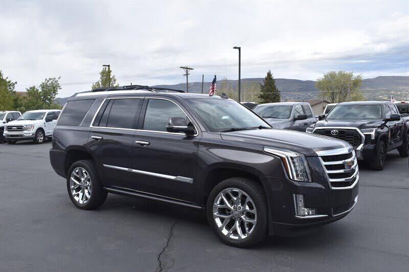 2017 CADILLAC Escalade