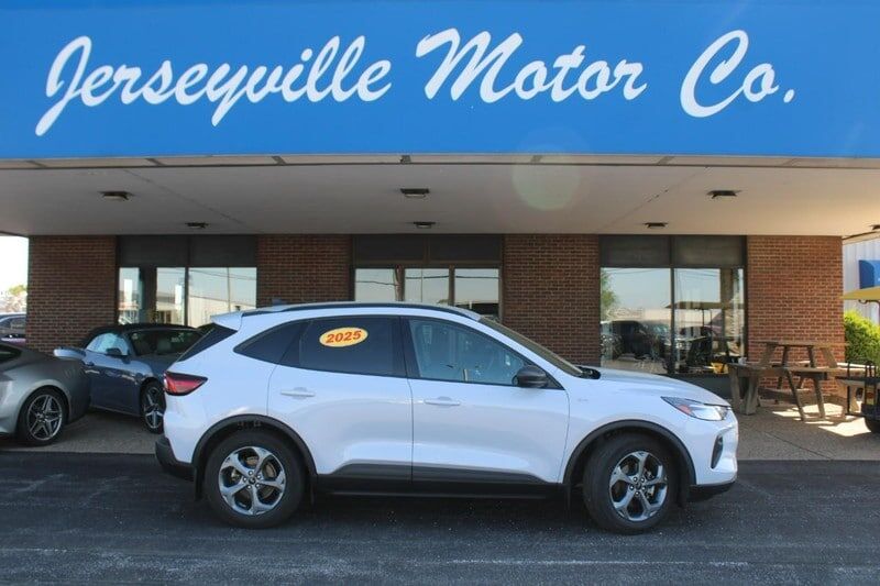 2025 FORD Escape