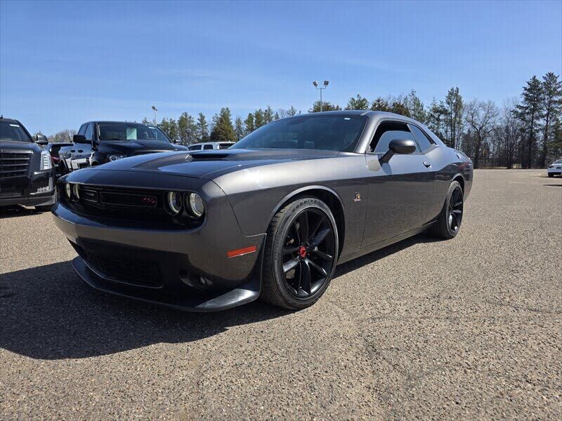 2017 DODGE Challenger