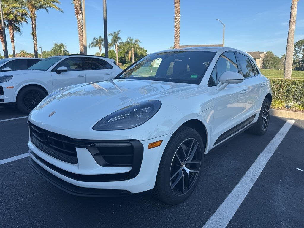 2023 PORSCHE Macan