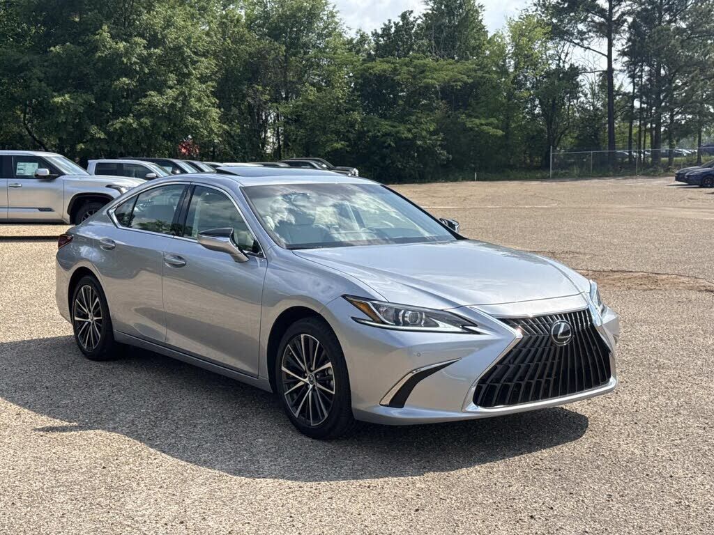 2025 LEXUS ES