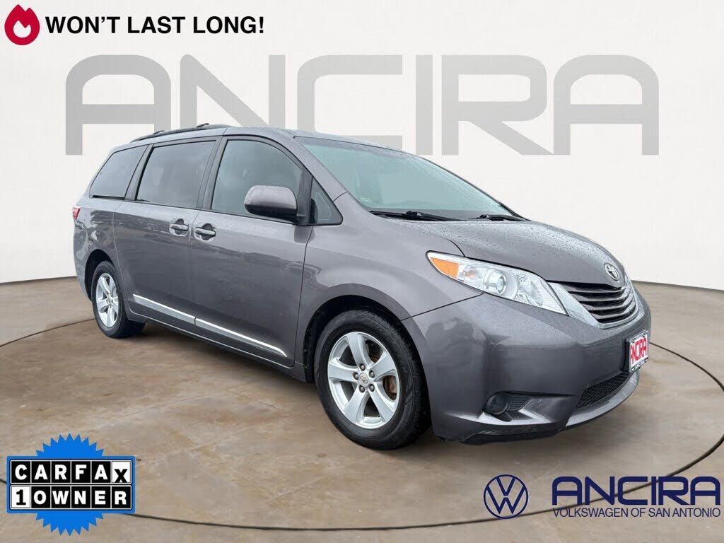 2015 TOYOTA Sienna