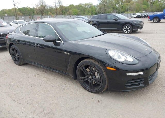 2014 PORSCHE Panamera