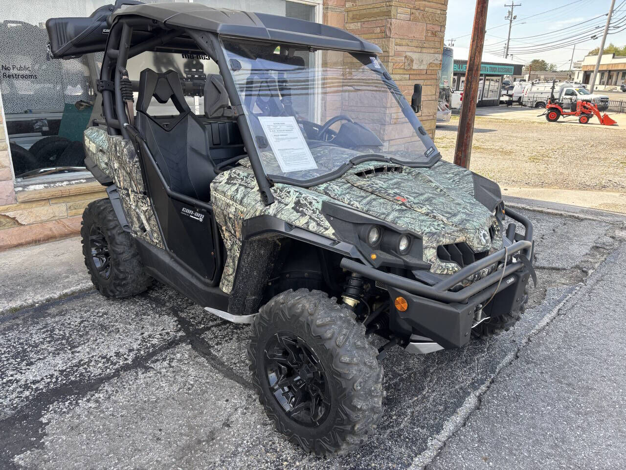 2018 CAN-AM Commander - XT/XT-P/MOS