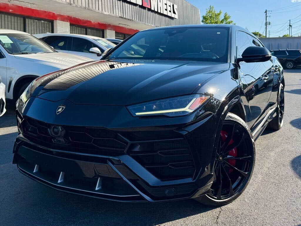 2020 LAMBORGHINI URUS