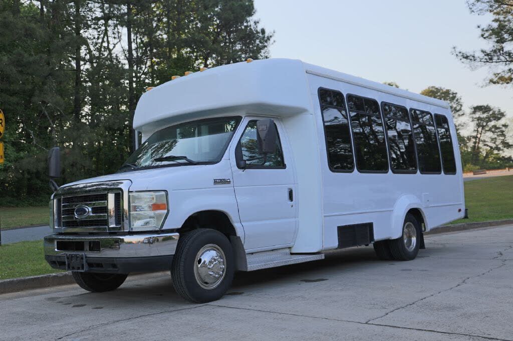 2009 FORD E-350