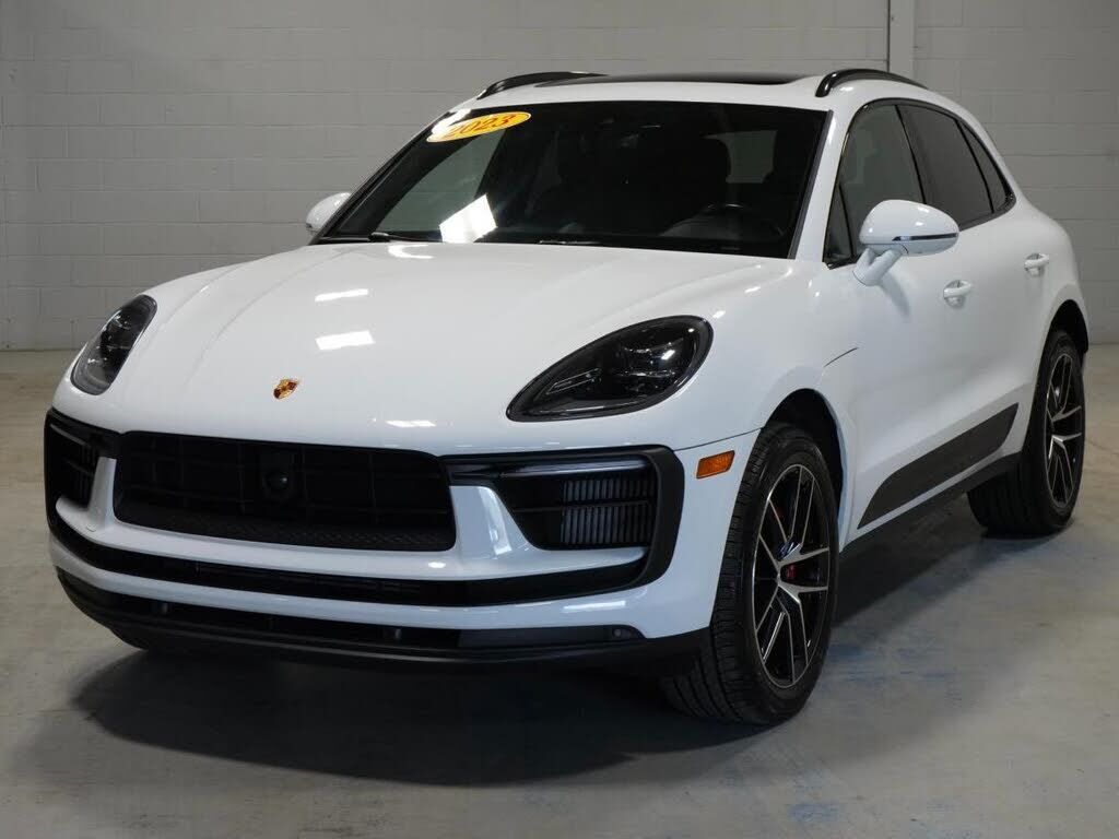 2023 PORSCHE Macan