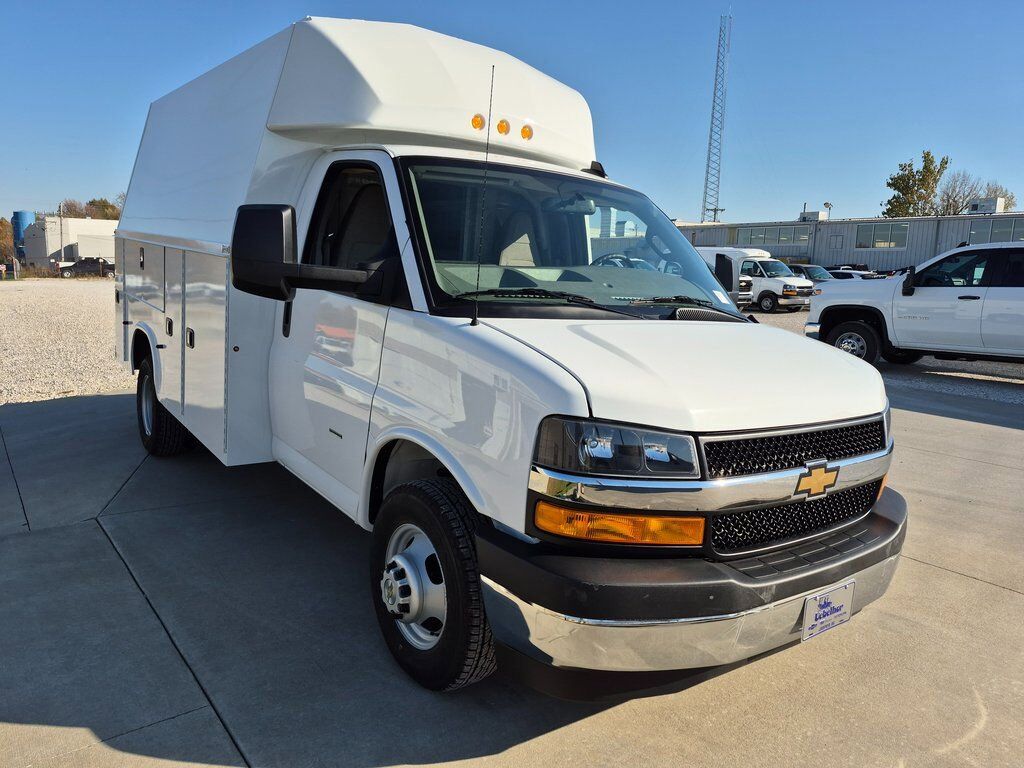 2025 CHEVROLET Express