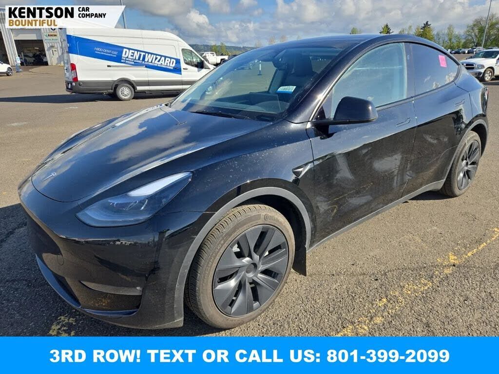 2025 TESLA Model Y
