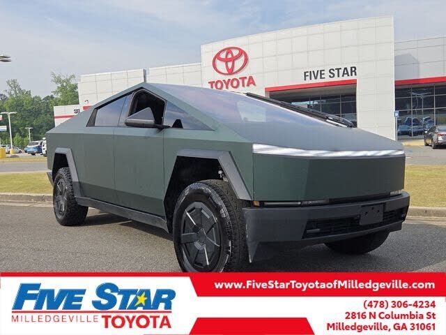 2025 TESLA Cybertruck