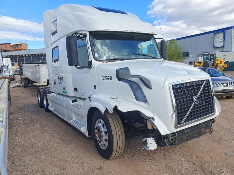 2015 VOLVO TRUCK VNL