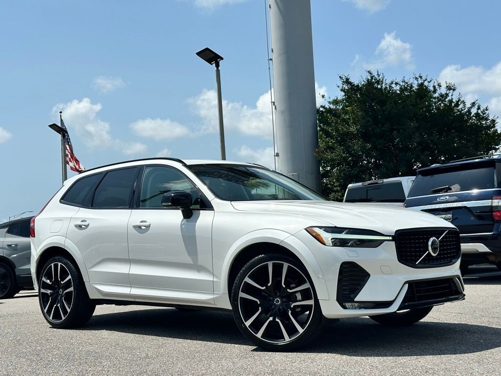 2025 VOLVO XC60