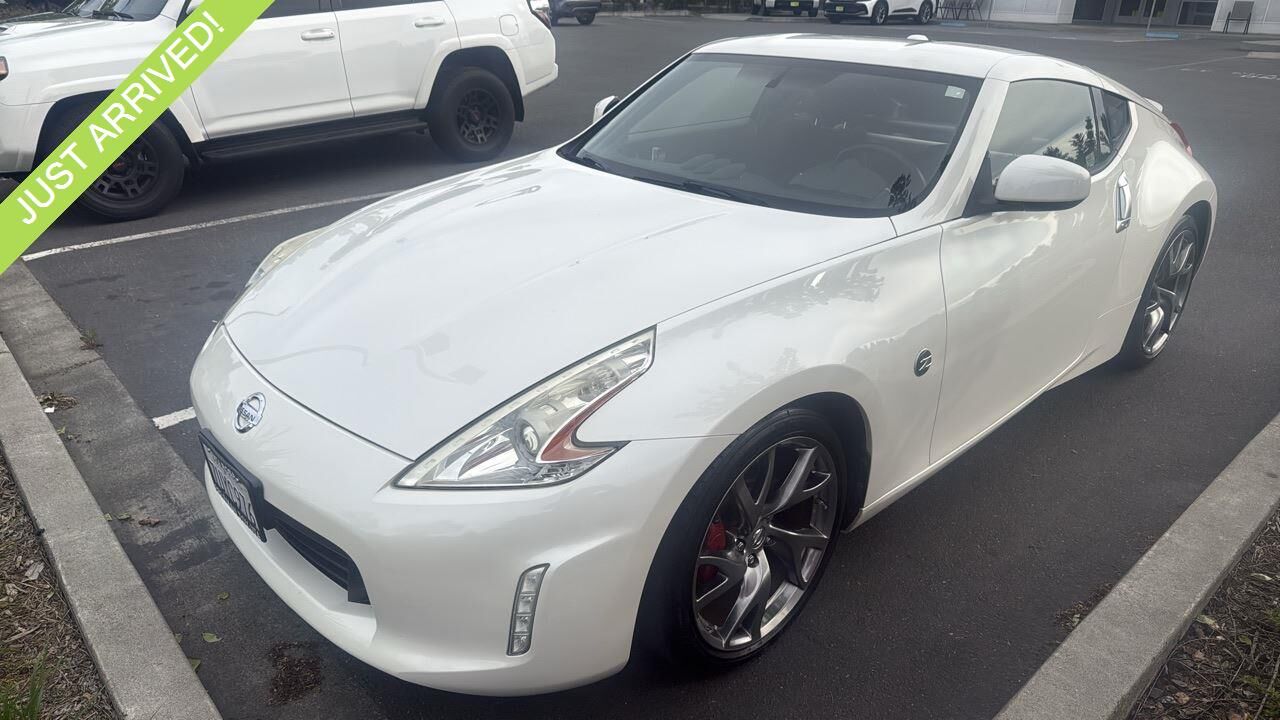 2017 NISSAN 370Z